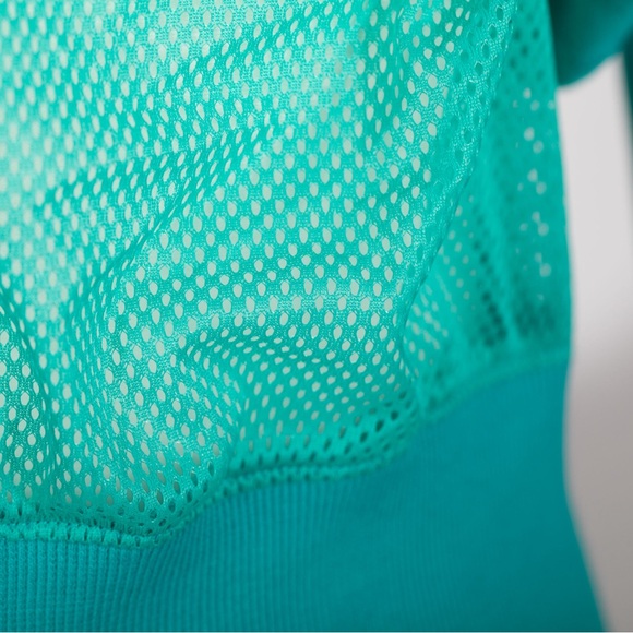 SOLD!!! 
Lululemon Turquoise Zip-Up Hoodie, Size 6 (Excellent Condition) - Picture 5 of 11